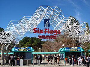 Archivo:Six Flags Magic Mountain (13208988393)