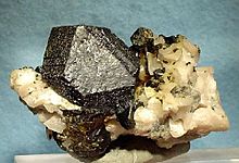 Sphalerite-Dolomite-Chalcopyrite-165227