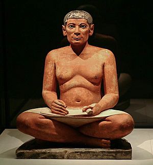 Archivo:The seated scribe