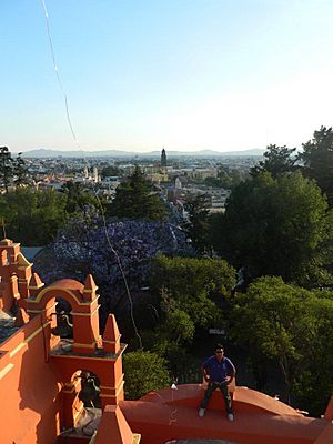 Archivo:Vista de la Ciudad de Puebla desde la cúpula mayor del Templo de El Calvario.