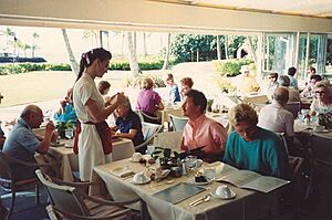 Archivo:Waitress taking an order