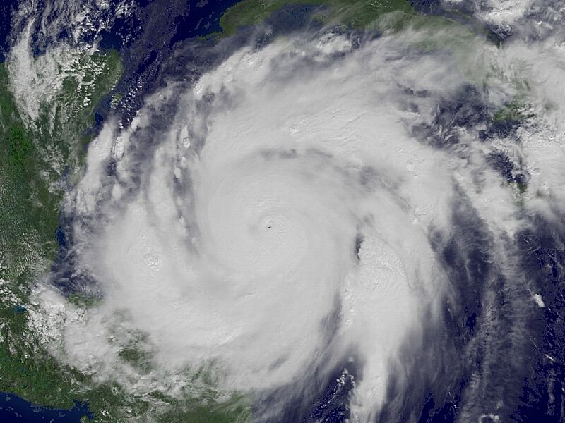 Wilma 2005-10-19 1615Z (cropped)