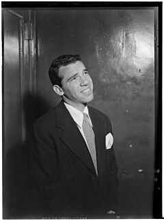 (Portrait of Buddy Rich, Arcadia Ballroom, New York, N.Y., ca. May 1947) (LOC) (5435813841).jpg