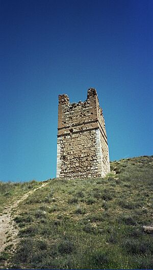 Archivo:Alcala de Henares. Torre del castillo de Alcalá la Vieja