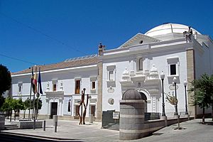 Archivo:Asamblea de Extremadura