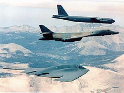 Archivo:B-1B B-2 and B-52