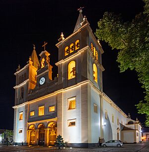Archivo:Catedral del Santo Salvador, Angra do Heroísmo, isla de Terceira, Azores, Portugal, 2020-07-24, DD 111-113 HDR