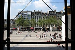 Archivo:Centre Pompidou Artlibre jnl 4