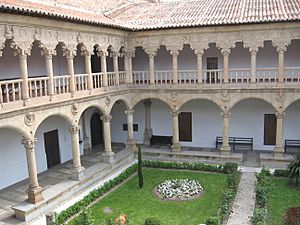 Archivo:Claustro convento dueñas by Almorca