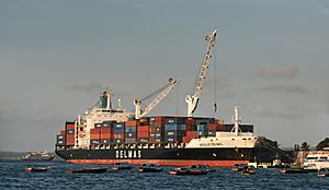 Archivo:Container Ship