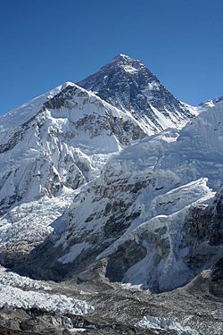 Archivo:Everest kalapatthar