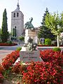 Galapagar - Plaza de la Constitución, Monumento a Jacinto Benavente 2