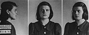 Archivo:Gestapo photos of Sophie Scholl taken after her capture on February 18, 1943