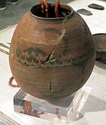 Horned figure on pottery. Pré-Indus civilization. Kashmir.jpg