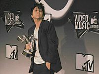 Archivo:Lady Gaga as Jo Calderone at 2011 MTV Video Music Awards