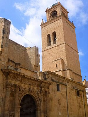 Archivo:Orihuela - Catedral del Salvador, Portada de la Anunciación 3