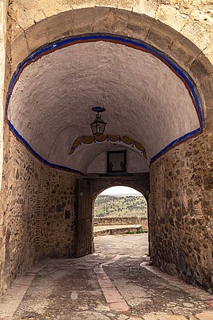 Archivo:Pedraza-puerta-(DavidDaguerro)