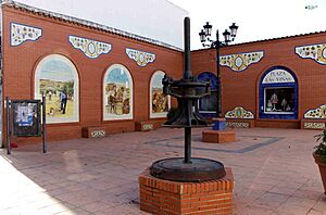 Archivo:Plaza-la-vina santa marta
