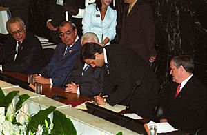 Archivo:Posse de Aécio Neves como governador de Minas Gerais em 1º de janeiro de 2003