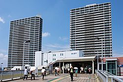 Takatsuki Station06n3780.jpg