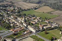 Vue aérienne de Montceaux 3.jpg