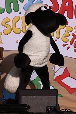 Wiesbaden Stadtfest 2013 Shaun das Schaf.JPG