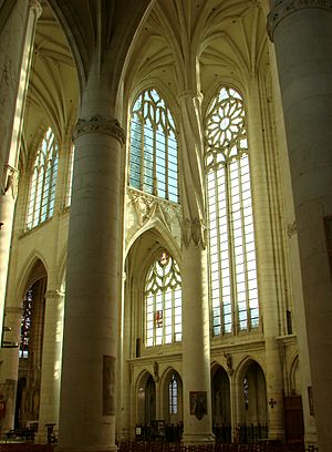 Archivo:Basilique Saint-Nicolas 61007 02