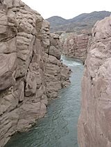 Archivo:Cañón Río Jáchal, San Juan, Argentina