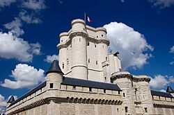 Donjon du Château de Vincennes.jpg