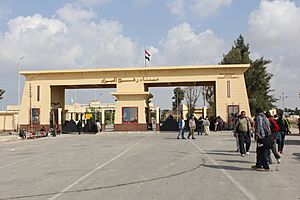 Archivo:Egyptian Convoy to Gaza, Palestine
