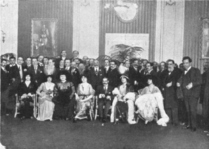 Archivo:Enrique García Velloso con artistas