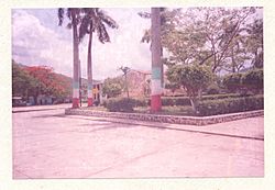FOTO DEL CENTRO DE COACUIS, EN 1995 MUY AGRADABLE TOMADA POR UN ALUMNO.JPG