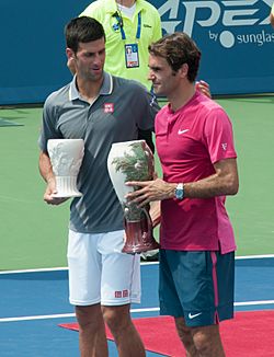 Archivo:Federer and Djokovic Cincinnati Masters 2015
