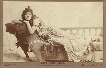 Archivo:Harvard Theatre Collection - Sarah Bernhardt TCS 2 (Cleopatra)
