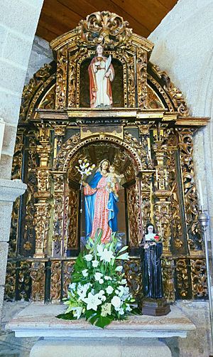 Archivo:Iglesia San Ginés Padriñán (retablo Virgen Rosario)