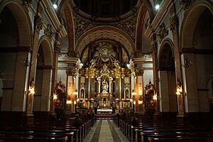 Archivo:Interior de la basílica Nuestra Señora del Socorro