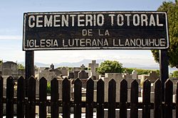 Archivo:Llanquihue -Totoral -Cementerio de la Iglesia luterana 02