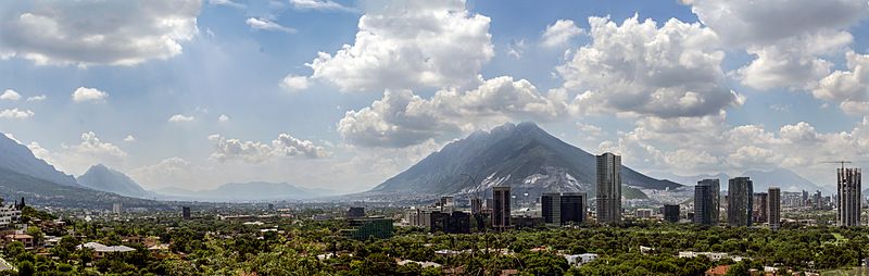 Archivo:Monterrey pano campestre (18135627388)