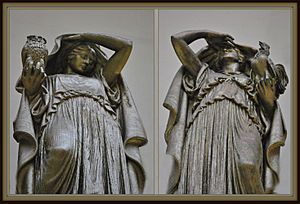 Archivo:Night and Day Statues, Union Station Chicago