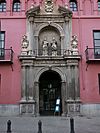Portada del Colegio de San Bartolomé y Santiago, Granada.jpg