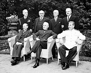 Archivo:Pottsdam Conference group portrait, July 1945