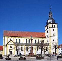 Röm-kath Pfarrkirche St. Jakob von 1896 Turm von 1606 Wahrzeichen von Mitterteich Oberpfalz Bayern - Foto Wolfgang Pehlemann IMG 1077.jpg