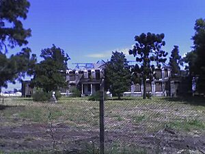 Archivo:Sanatorio Sarmiento Merlo