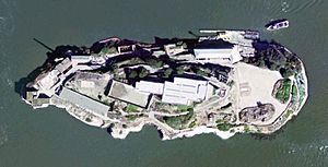 Archivo:Satellite Image of Alcatraz