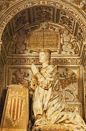 Sepulcro de la reina Leonor de Aragón, esposa de Juan I, rey de Castilla y León, y madre de Enrique III de Castilla y León, y de Fernando I el de Antequera, rey de Aragón. Catedral de Toledo
