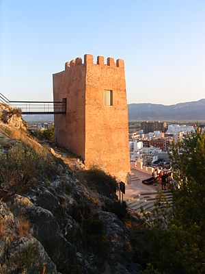 Archivo:Torre Reina Mora o Santa Ana