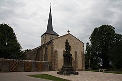 01. Église de Saint-Marcel-en-Murat.JPG