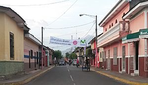 Archivo:Avenida Al Calvario Chichigalpa
