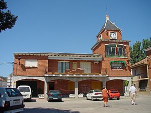 Archivo:Ayuntamiento de Colmenar del Arroyo