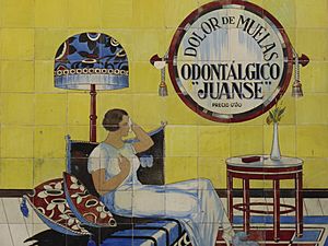 Archivo:Azulejo con publicidad de una antigua farmacia, en Madrid, hacia 1924